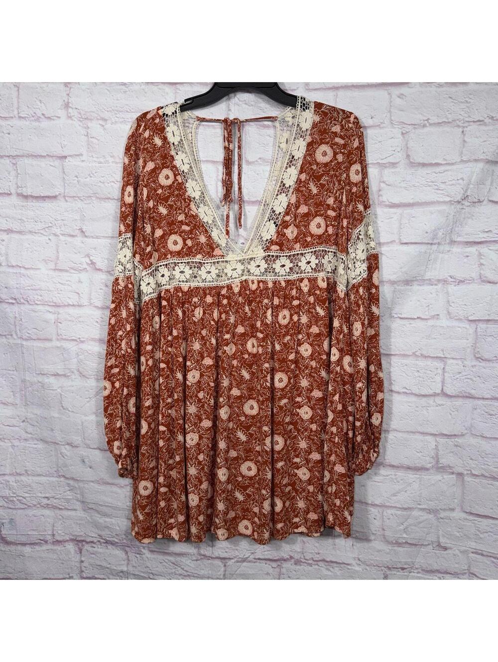 Forever 21 Small Floral Boho Dress with Lace Trim